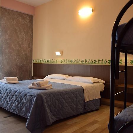 Hotel Annetta Ріміні Екстер'єр фото