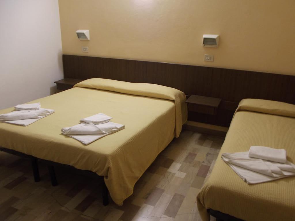 Hotel Annetta Ріміні Екстер'єр фото