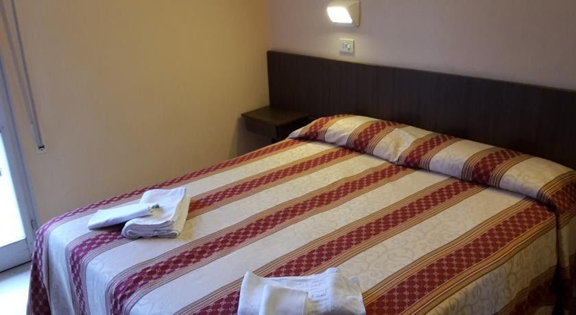 Hotel Annetta Ріміні Екстер'єр фото
