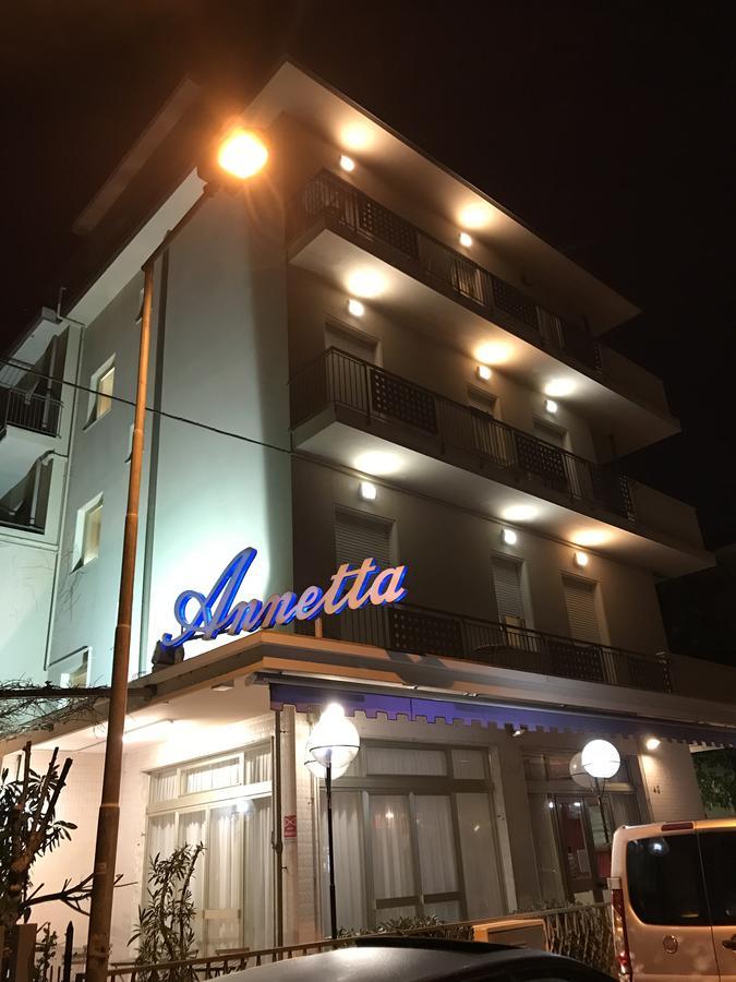 Hotel Annetta Ріміні Екстер'єр фото